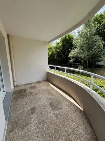 Angers T2 avec parking et balcons