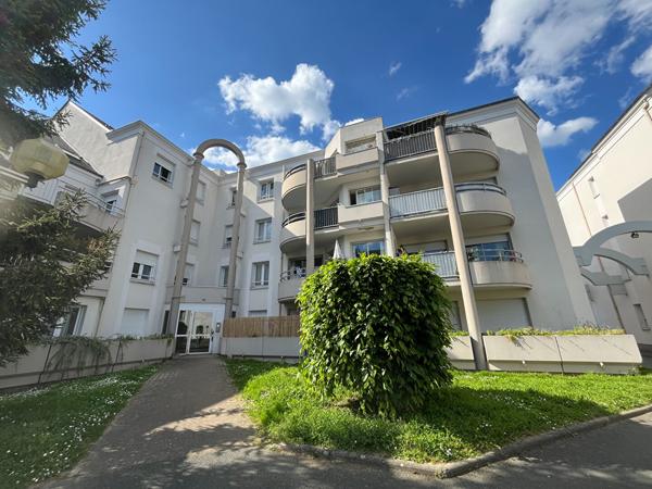 Angers T2 avec parking et balcons