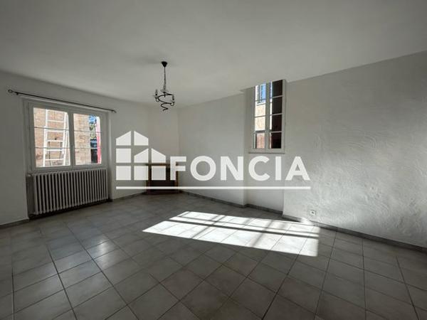 Location Maison 6 pièces 140 m² - PLACE DE L'HORLOGE Vallabrix 30700