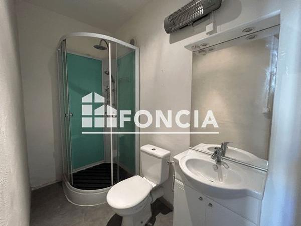 Location Maison 6 pièces 140 m² - PLACE DE L'HORLOGE Vallabrix 30700