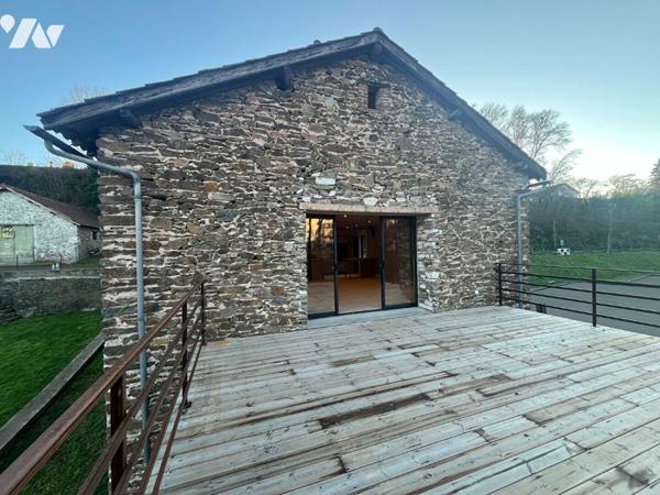 Grange entièrement restaurée - Bagnac sur Célé