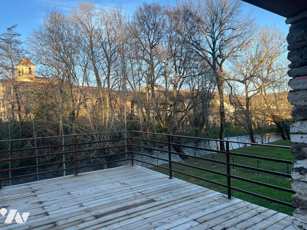 Grange entièrement restaurée - Bagnac sur Célé