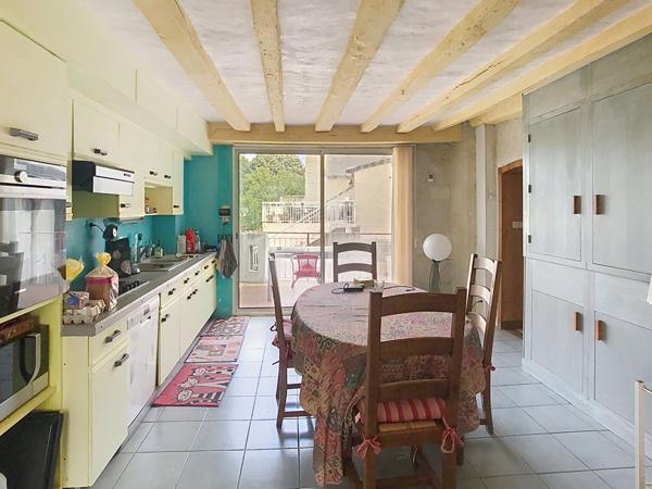 Maison ancienne à vendre -  Fort potentiel au coeur de Saint-Martin-de-la-Place