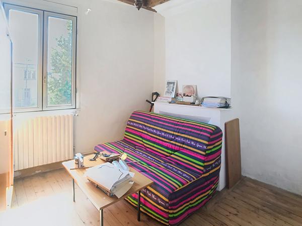 Maison ancienne à vendre -  Fort potentiel au coeur de Saint-Martin-de-la-Place