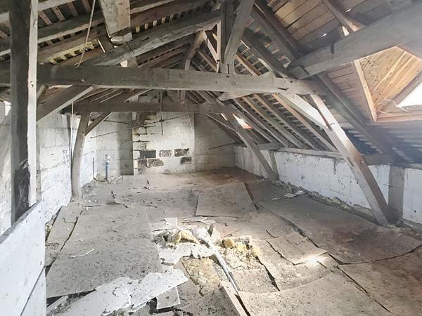 Maison ancienne à vendre -  Fort potentiel au coeur de Saint-Martin-de-la-Place
