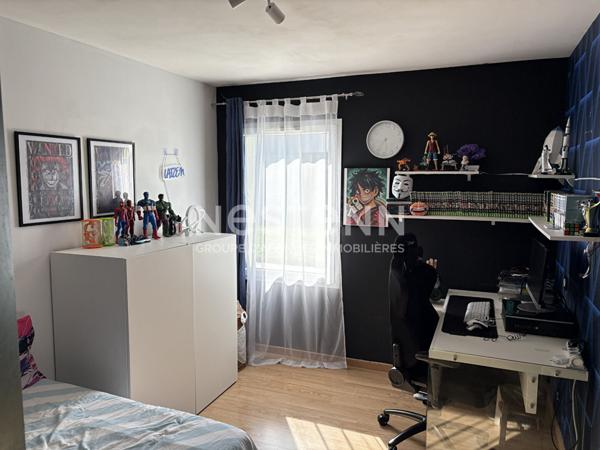 Maison récente de plain pied de 5 pièces à vendre à Bressuire sur un terrain de 700m²