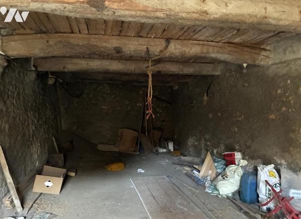 CORPS DE FERME EN RUINE AVEC TERRAIN A MOUSTIERS-SAINTE-MARIE