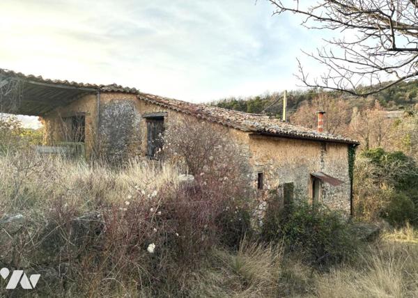 CORPS DE FERME EN RUINE AVEC TERRAIN A MOUSTIERS-SAINTE-MARIE