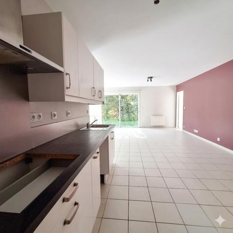 CREON - Maison contemporaine de plain-pied avec garage sur 730 m² de terrain , Creon CREON - Maison contemporaine de plain-pied avec garage sur 730 m² de terrain , Creon