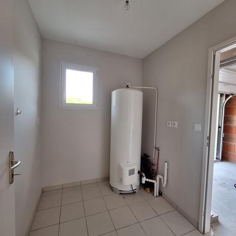 CREON - Maison contemporaine de plain-pied avec garage sur 730 m² de terrain , Creon CREON - Maison contemporaine de plain-pied avec garage sur 730 m² de terrain , Creon