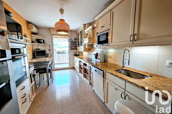 Appartement à vendre 6 pièces 164 m² Sanary-sur-Mer