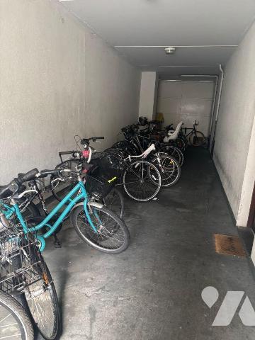 Bordeaux - Cours de l'Yser - T1 lumineux avec balcon

Situé cours de l'Yser, au 5 étage sur 8...