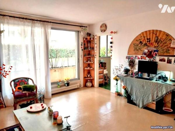 Studio en RDJ avec balcon