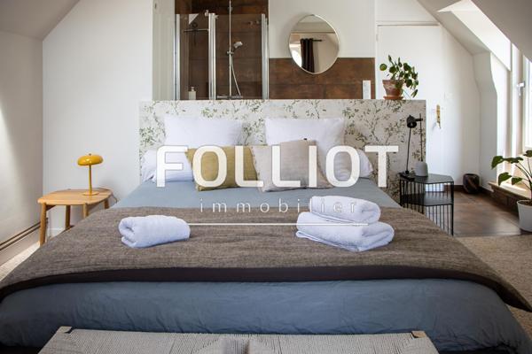 A VENDRE Maison de prestige à vendre à Coutances - 15 pièces, 357 m² sur terrain de 2945 m²