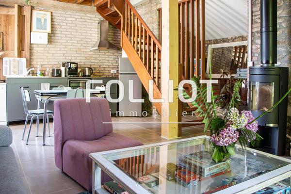 A VENDRE Maison de prestige à vendre à Coutances - 15 pièces, 357 m² sur terrain de 2945 m²