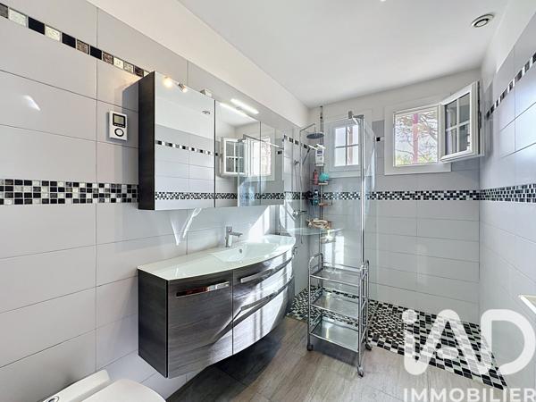 Maison à vendre 7 pièces 178 m² Avignon