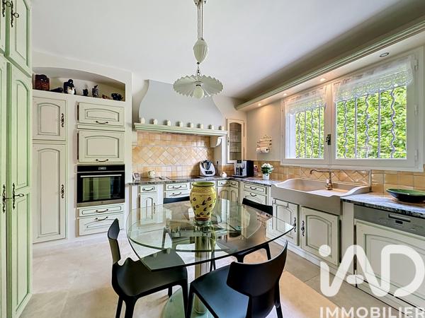 Maison à vendre 7 pièces 178 m² Avignon