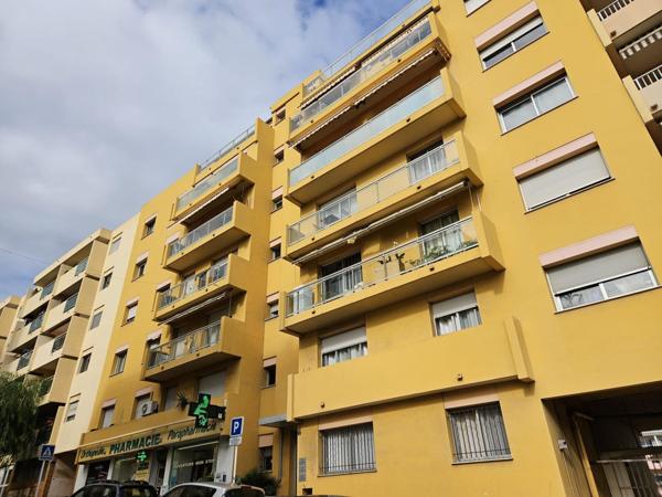 APPARTEMENT 3 PIECES A RENOVER AVEC GARAGE