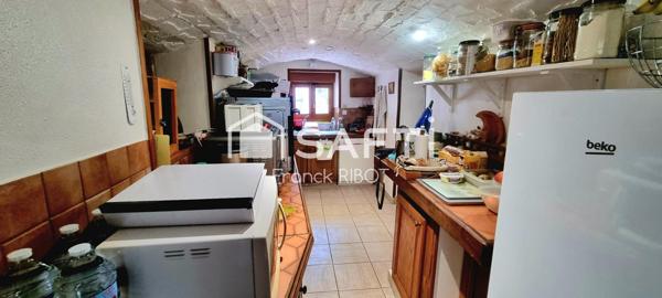 Maison en pierre de 168m2 avec jardin atypique