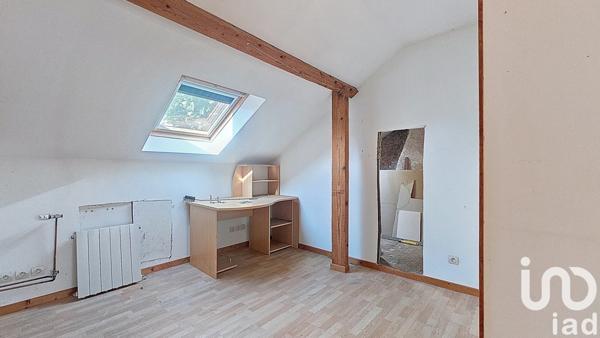 Maison traditionnelle 4 pièces de 97 m² à Yzeure (03400)