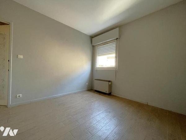 Appartement traversant T3 avec terrasse cave et garage