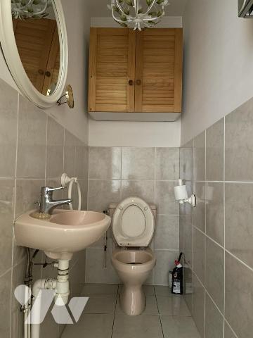 Appartement traversant T3 avec terrasse cave et garage