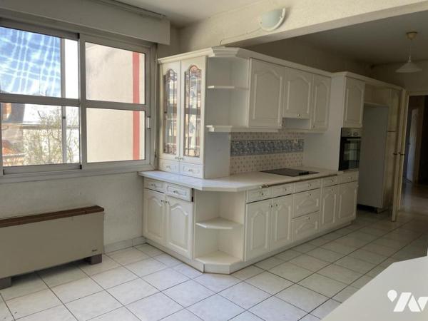 Appartement traversant T3 avec terrasse cave et garage