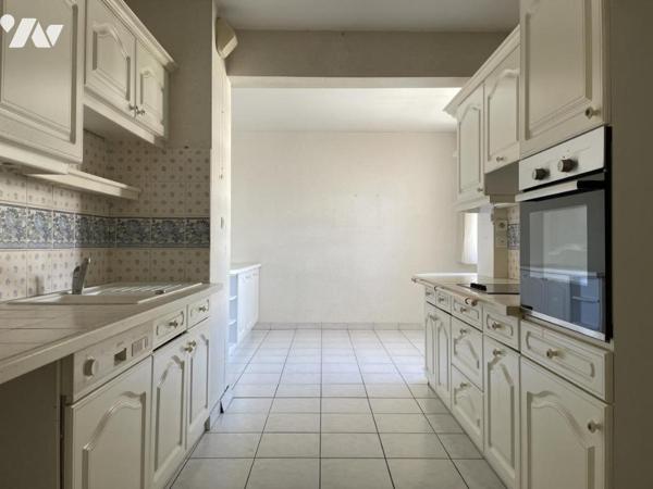 Appartement traversant T3 avec terrasse cave et garage