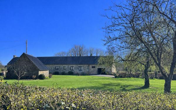Maison à vendre    5 pièces •  Plouray
