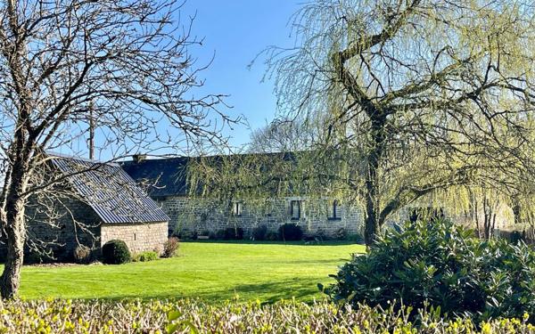 Maison à vendre    5 pièces •  Plouray