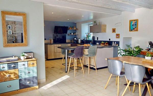 Maison à vendre    5 pièces •  Plouray