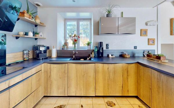 Maison à vendre    5 pièces •  Plouray