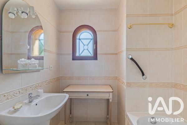 Maison à vendre 6 pièces 175 m² Vence