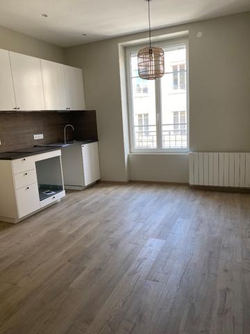 LOCATION T3 OULLINS , Oullins LOCATION T3 OULLINS , Oullins