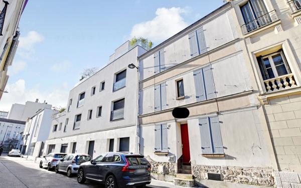 Immeuble à vendre    8 pièces • 107 m2 Paris 15