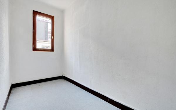 Immeuble à vendre    8 pièces • 107 m2 Paris 15