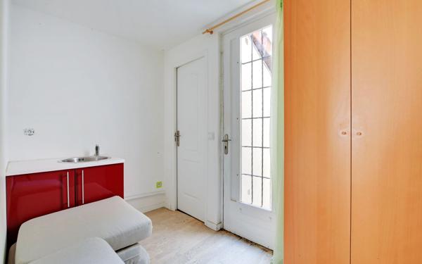 Immeuble à vendre    8 pièces • 107 m2 Paris 15