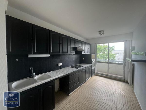 Appartement à louer 4 pièces 85.8m²