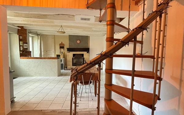 Maison à vendre    2 pièces •  Nalliers