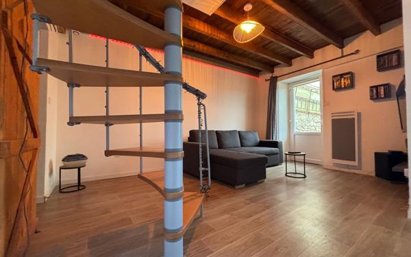 Maison à vendre    2 pièces •  Nalliers