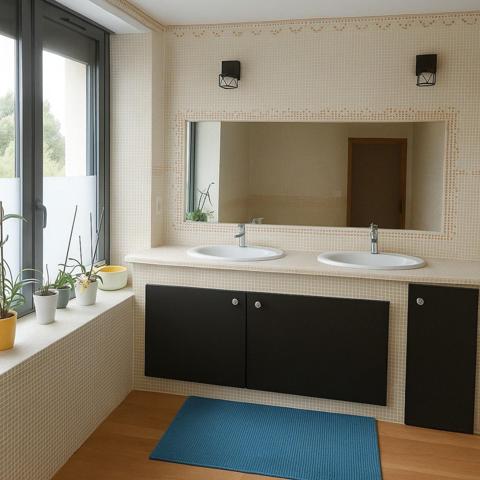 Maison rénovée  4 chambres avec piscine et le plus un T2 indépendant.