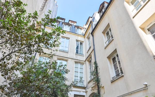 Appartement à vendre    4 pièces • 72 m2 Paris 4