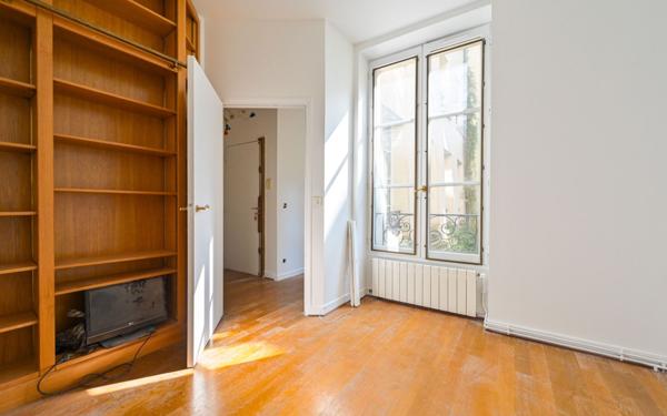 Appartement à vendre    4 pièces • 72 m2 Paris 4