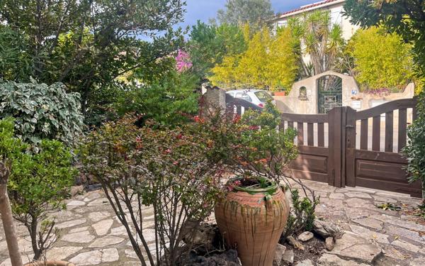 Maison à vendre    5 pièces •  Marseillan