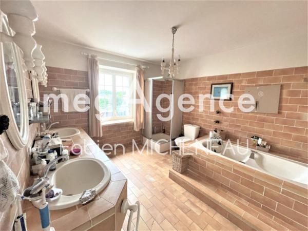 Maison à TREMENTINES, 49340 - 10 pièces 240m²