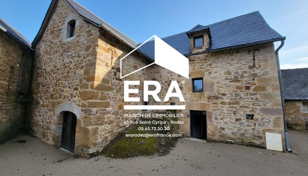 Maison de caractère en pierre rénovée avec jardin et terrasse .Rodelle- Les Escabrins