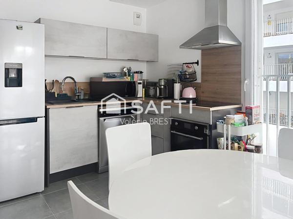 Marseille-13008-Type3 traversant -Terrasses - Box.