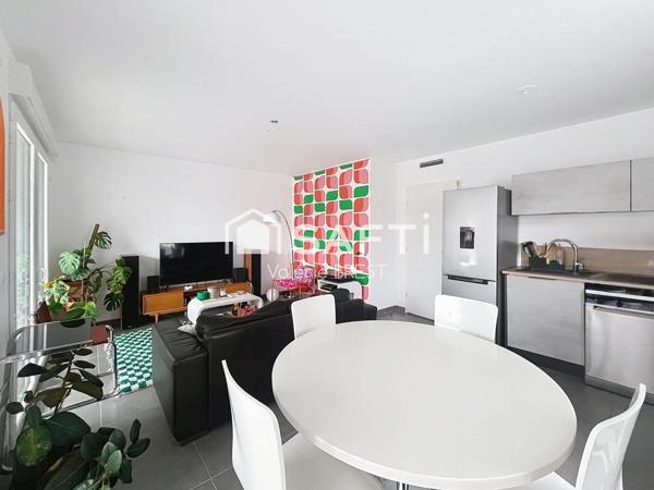 Marseille-13008-Type3 traversant -Terrasses - Box.