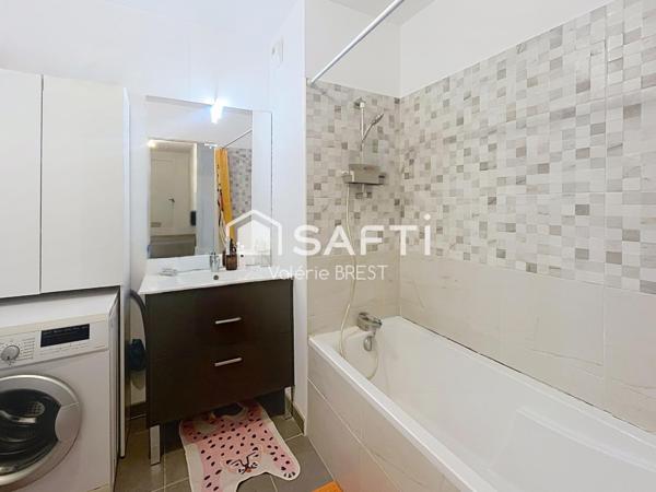 Marseille-13008-Type3 traversant -Terrasses - Box.