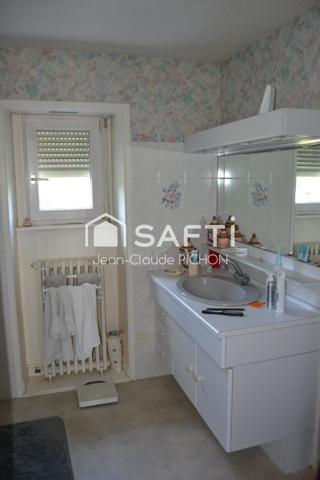 Maison 150 m² avec dépendances sur 9 400 m² de terrain – Ambrières-les-Vallées